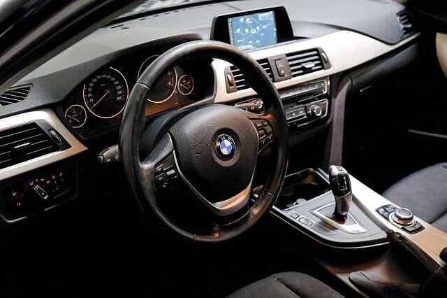 BMW Serie 3 318d Touring Sport