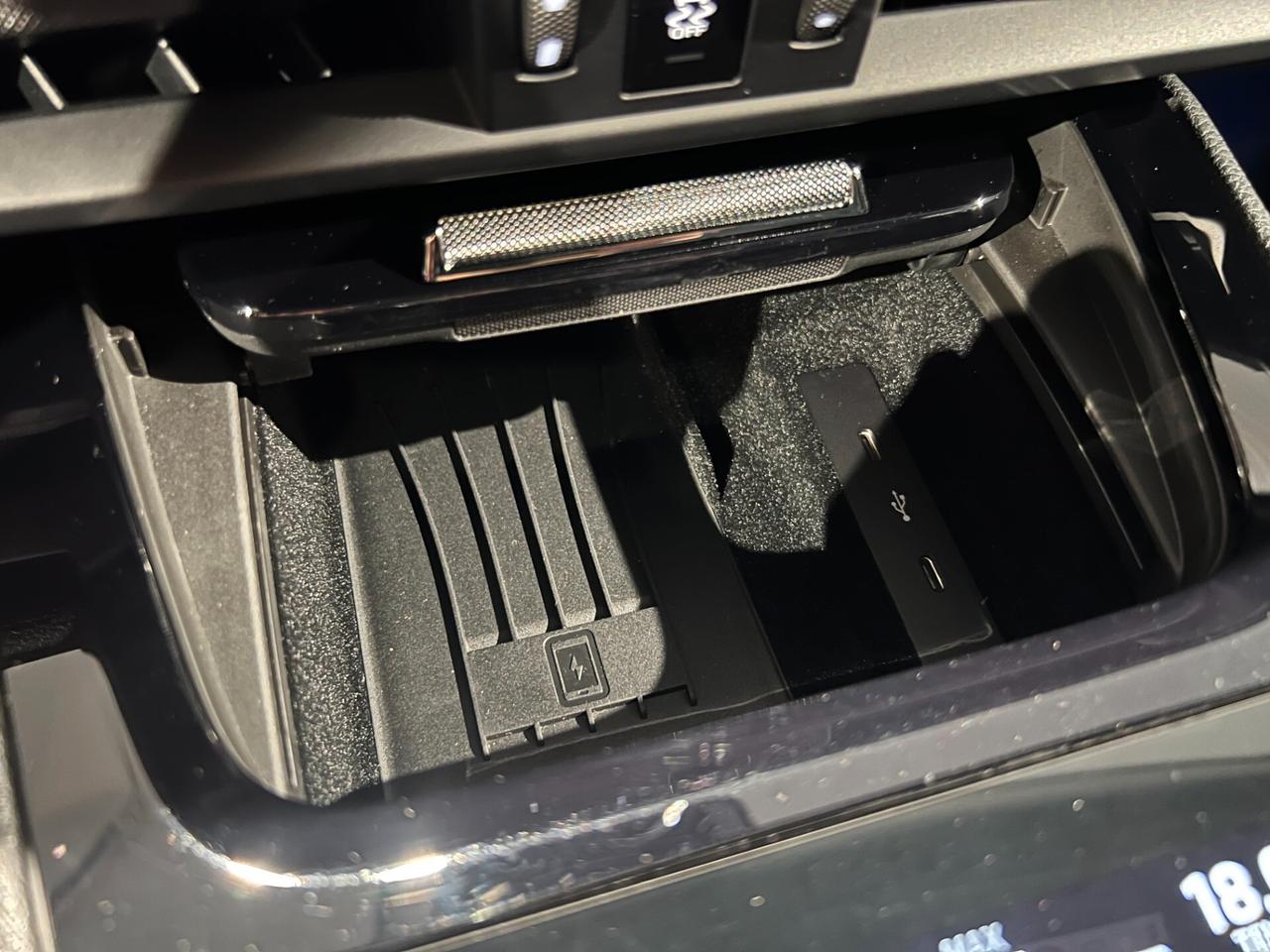 Porsche Cayenne Coupé 3.0 V6 - 3Screens