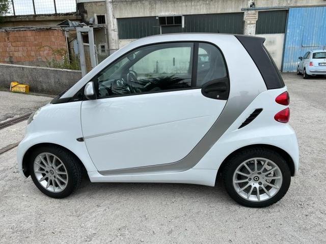 SMART - Fortwo - 52 kW MHD coupé White Tailor Made