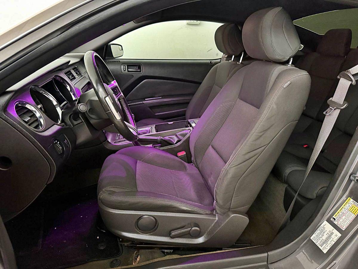 FORD - Mustang - V6 Premium Coupé