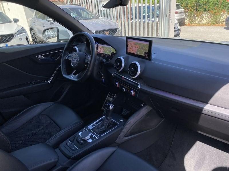 Audi Q2 S Line interno ed esterno 2.0 TDI 150CV s-tronic 35