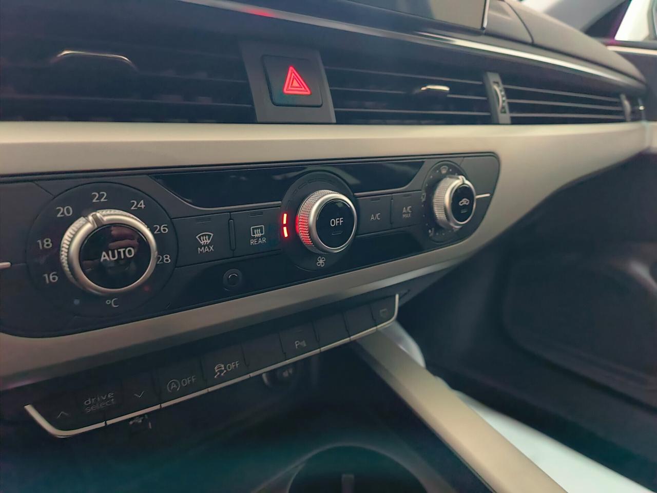 Audi A4 Avant 30 TDI/136 CV S tronic Business
