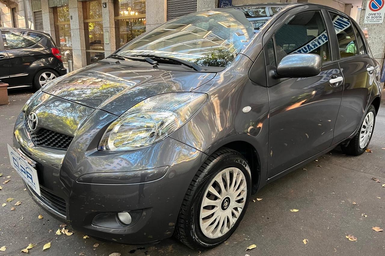 Toyota Yaris 1.0 5 porte Sol