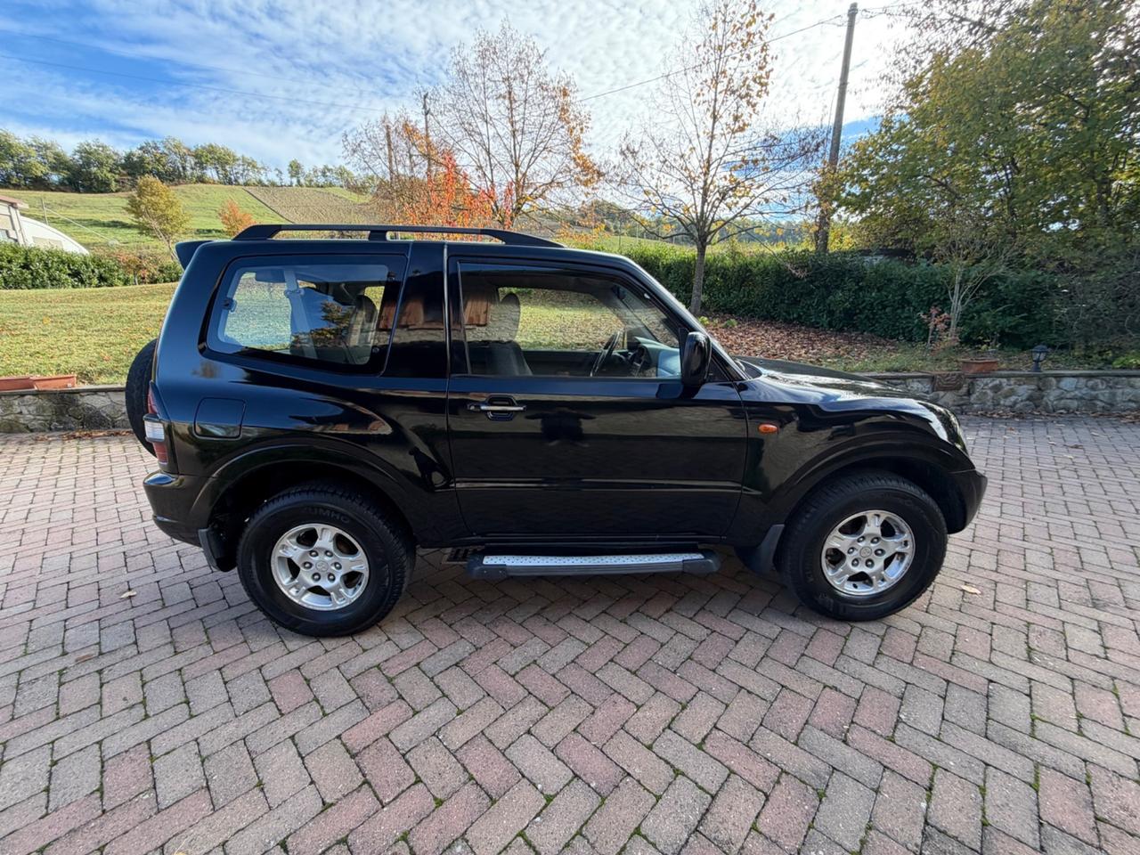 Mitsubishi Pajero 2.5 TDI 3p. GLS1
