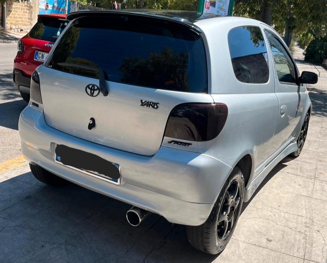 Toyota Yaris 1.0 benzina