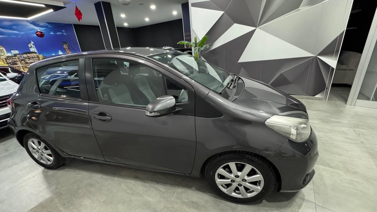 Toyota Yaris 1.4 D-4D 5 porte Lounge