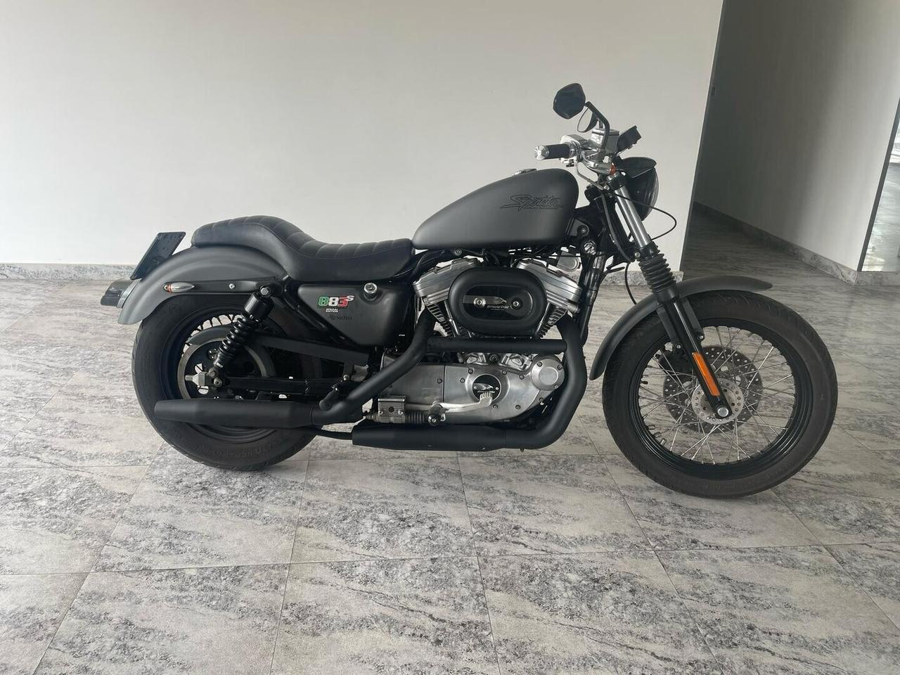 HARLEY DAVIDSON 883 SPORTSTER