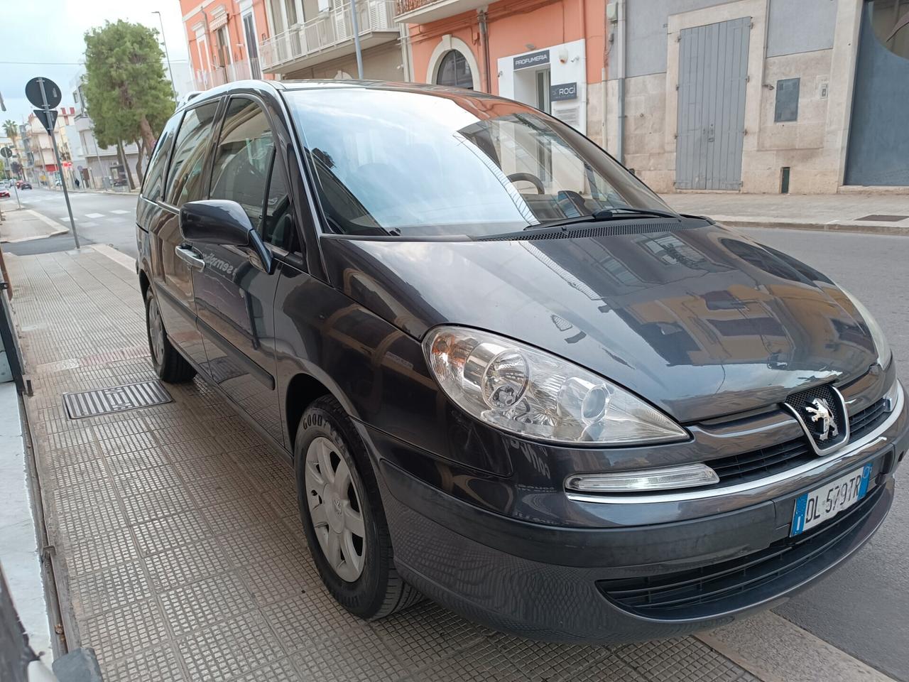 Peugeot 807 2.0 HDi 136 CV autocarro 5 POSTI full