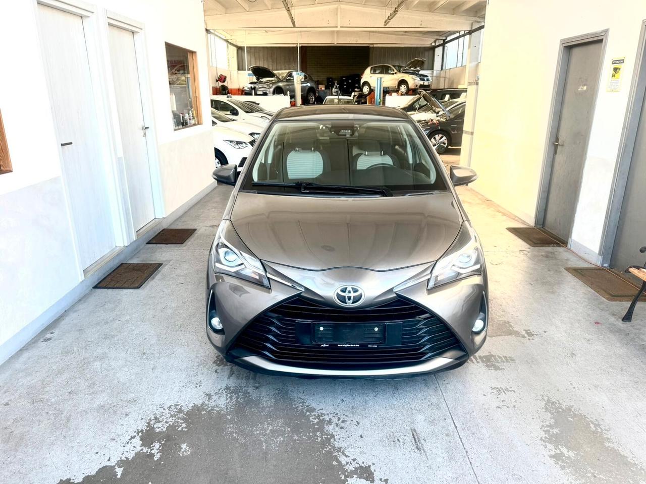 Toyota Yaris 1.0 72 CV 5 porte Lounge Neopatentati