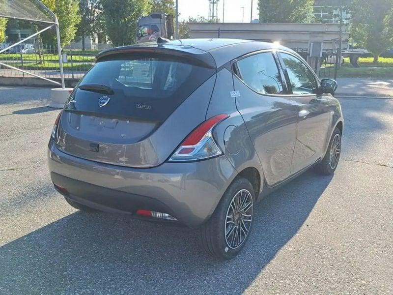 Lancia Ypsilon 1.0 firefly hybrid Gold s&s 70cv