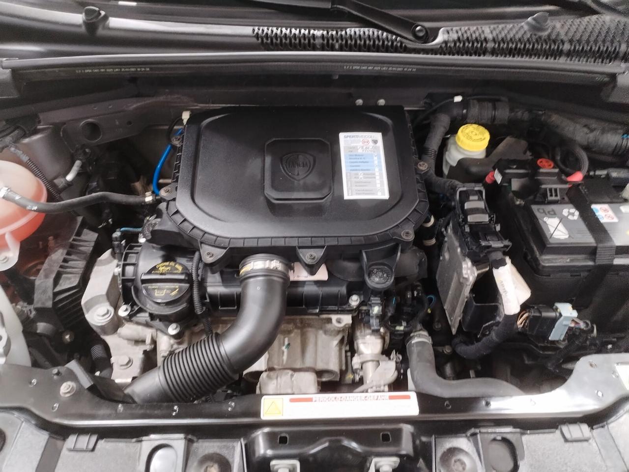 Lancia Ypsilon 1.0 FireFly 5 porte S&S Hybrid Ecochic Silver