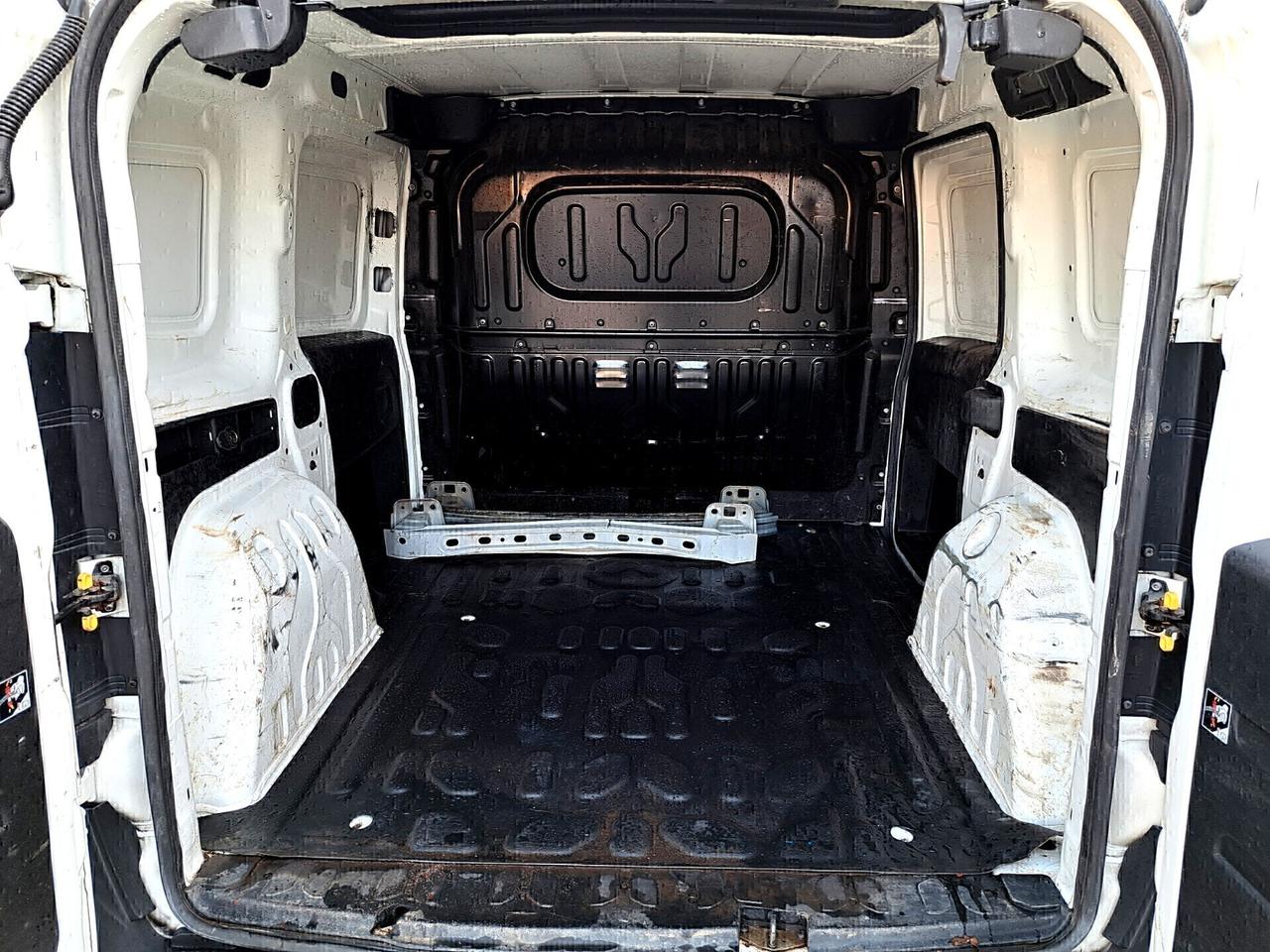 Fiat Doblò 1.6 MJT 105CV Lamierato SX