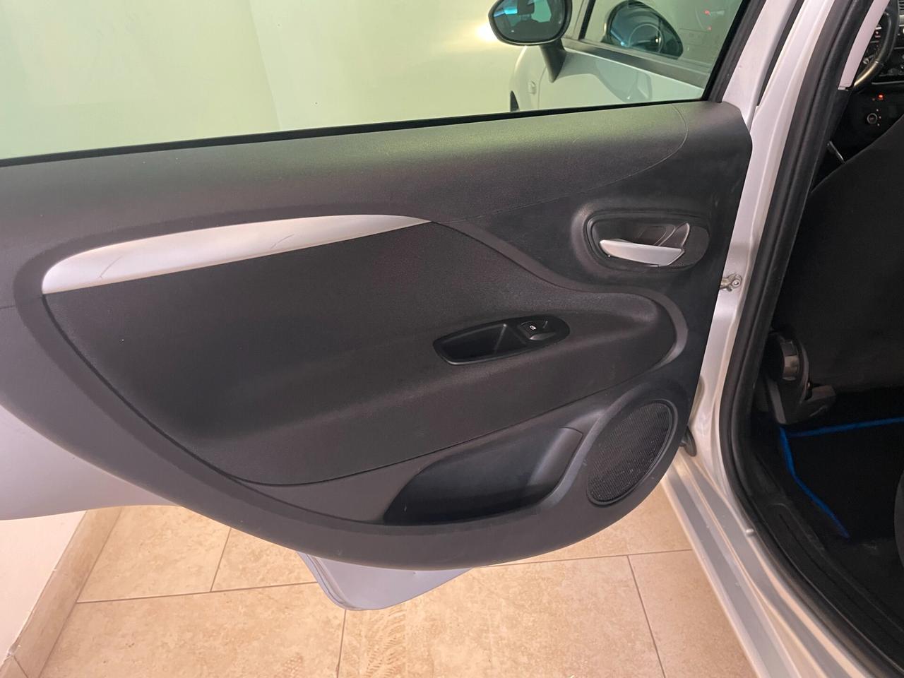 Fiat Punto 1.3 85 CV MJT Lounge TETTO APRIBILE Neopatentati