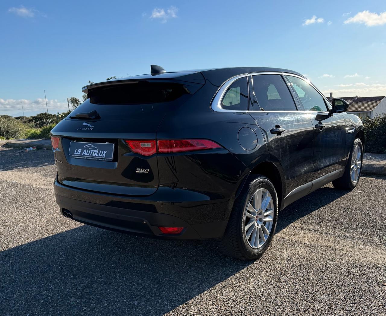 Jaguar F-Pace 2.0 D 180 CV AWD aut. Chequered Flag