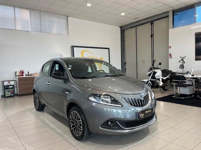 Lancia Ypsilon 1.0 firefly hybrid Gold Plus *18.000 KM*
