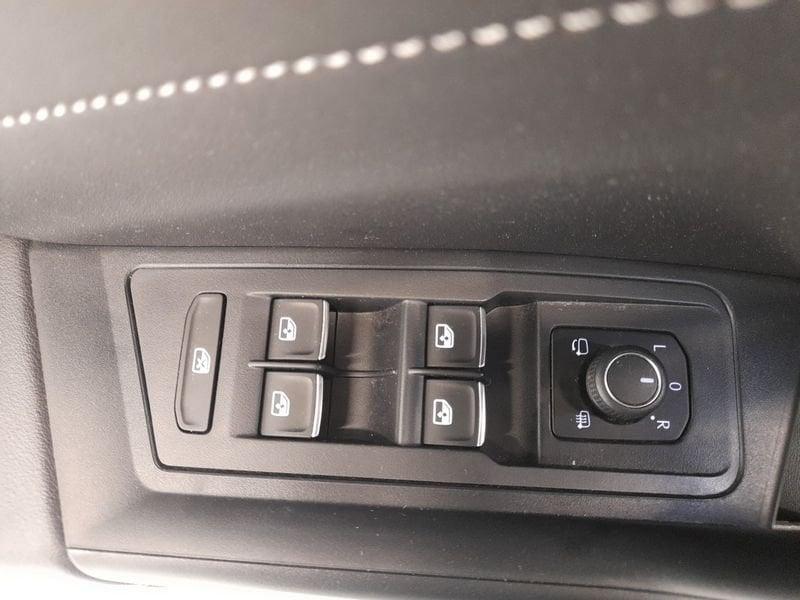 Volkswagen T-Roc T-Roc 2.0 tdi R-Line 115cv