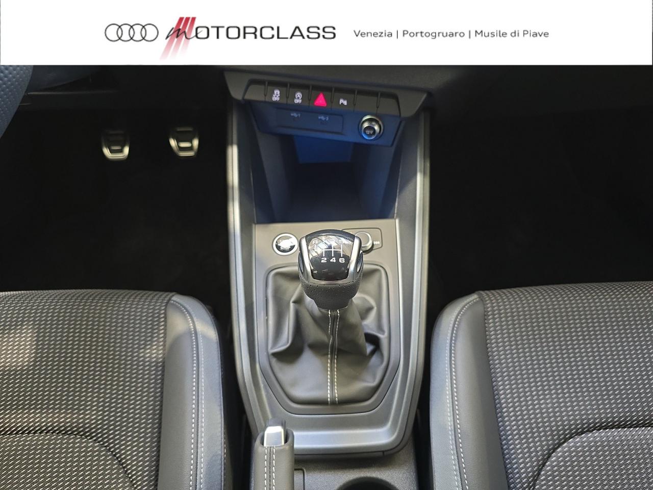 Audi A1 sportback 30 1.0 tfsi 116cv identity black