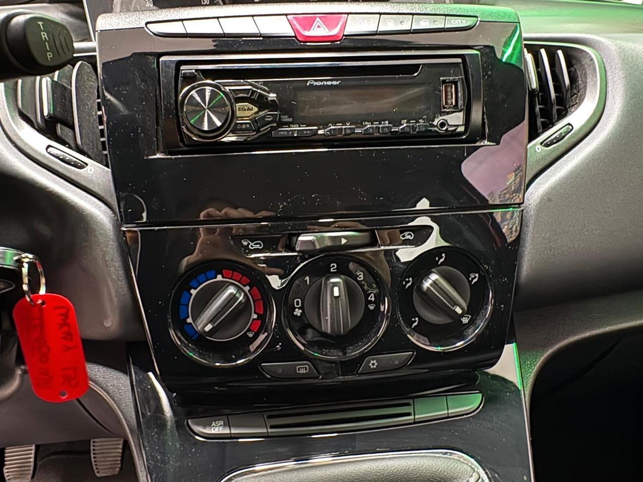 Lancia Ypsilon 1.2 69 CV 5 porte GPL Ecochic Silver