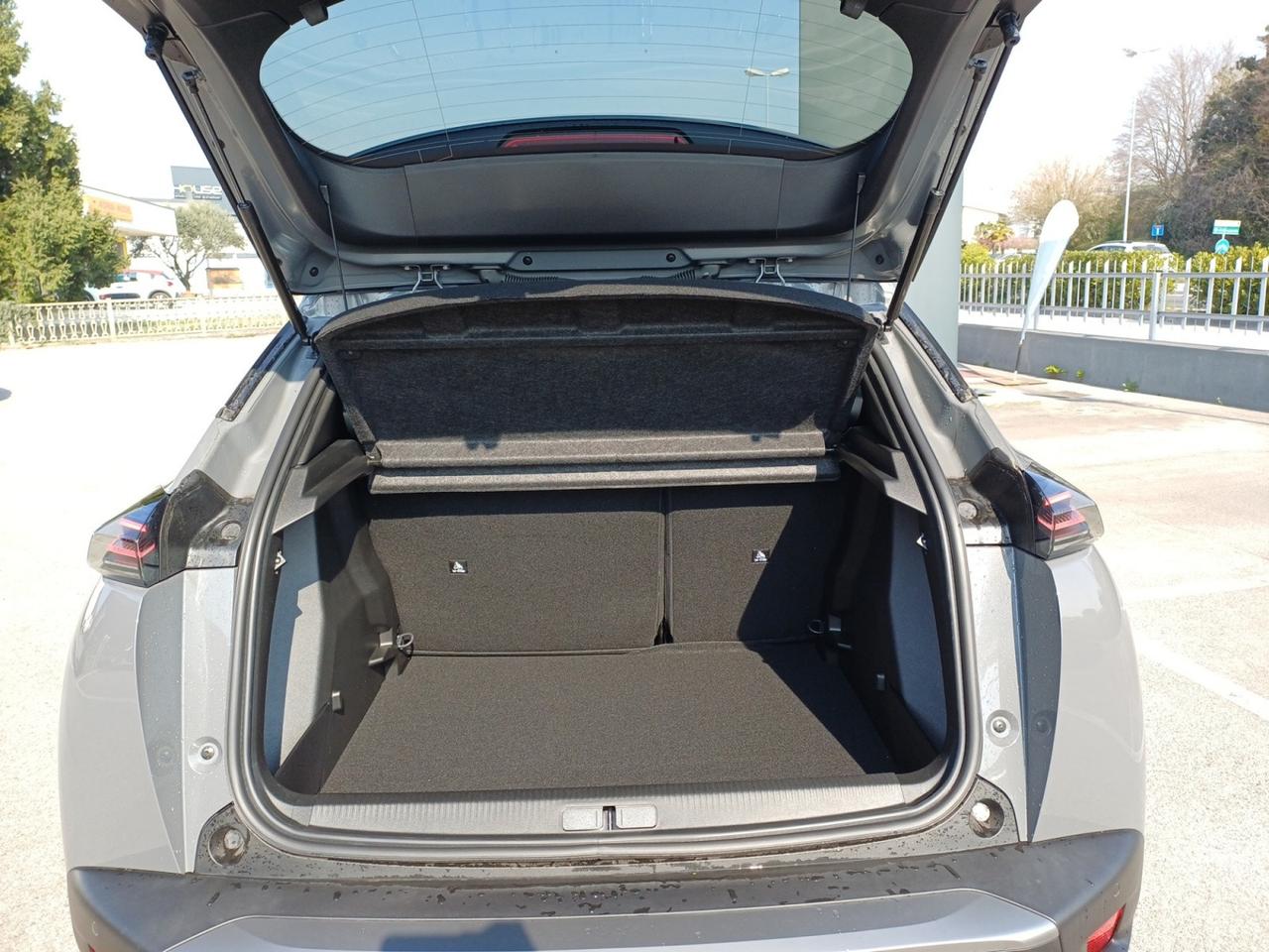 PEUGEOT E-2008 - Motore Elettrico 156cv Allure