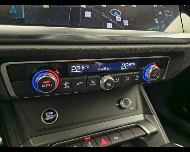 AUDI Q3 35 TDI S tronic Identity Black