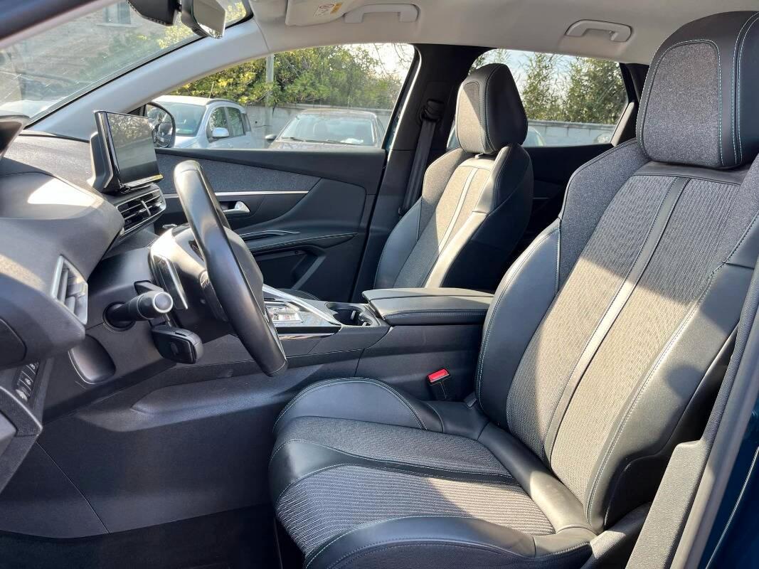 Peugeot 3008 II 1.6 hybrid phev GT Pack 225cv e-eat8