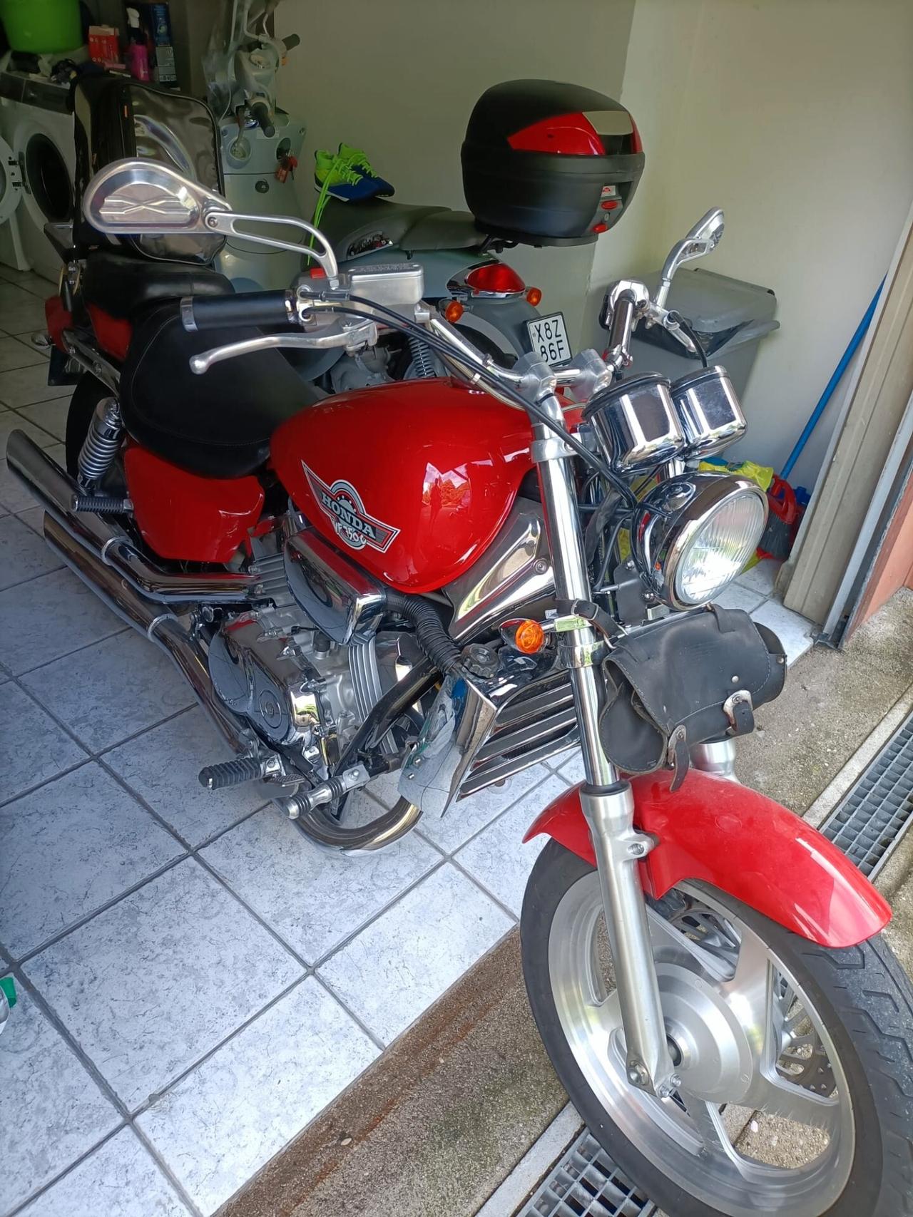 Honda VF750C con 38.000km anno 1996