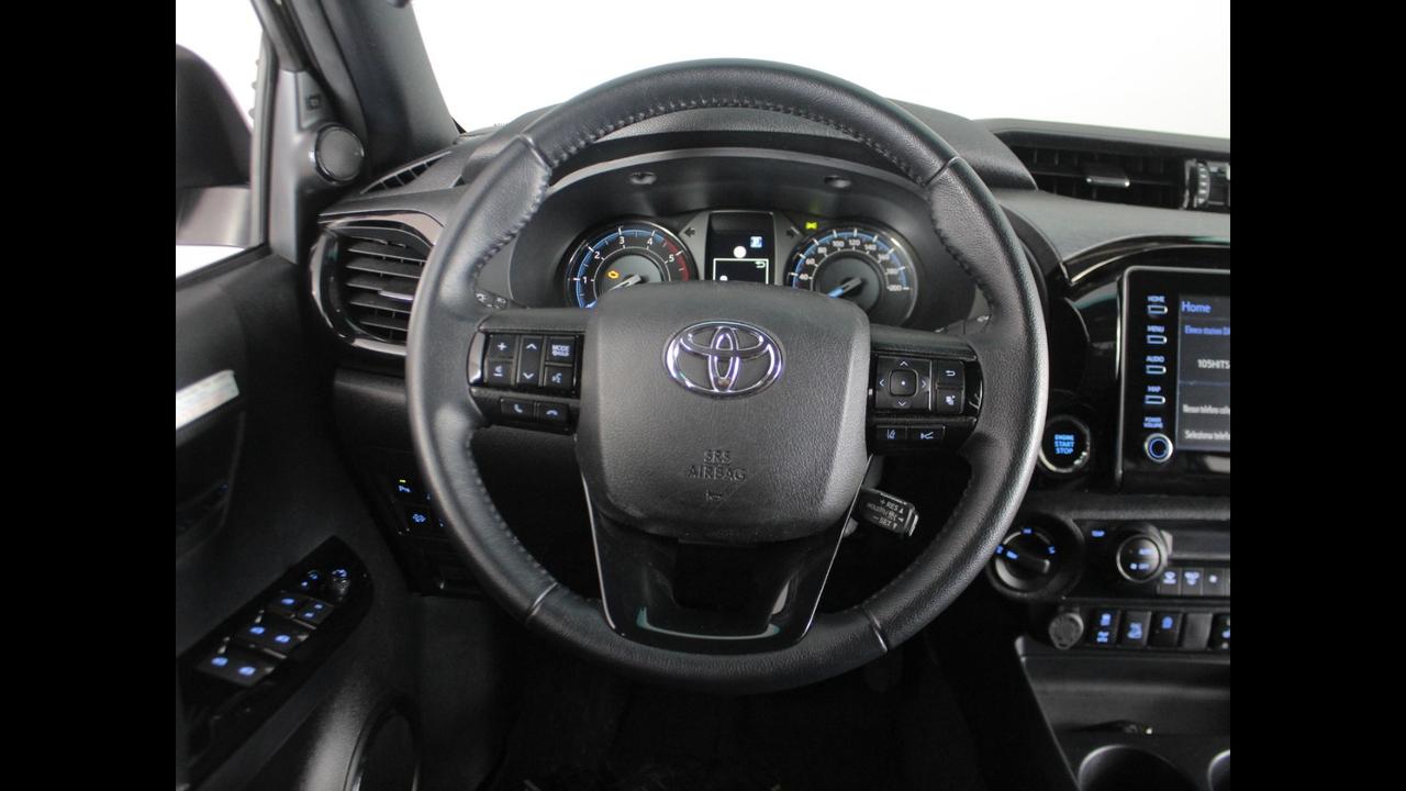 TOYOTA Hilux IV 2021 - Hilux 2.8 d double cab Invincible 4wd auto