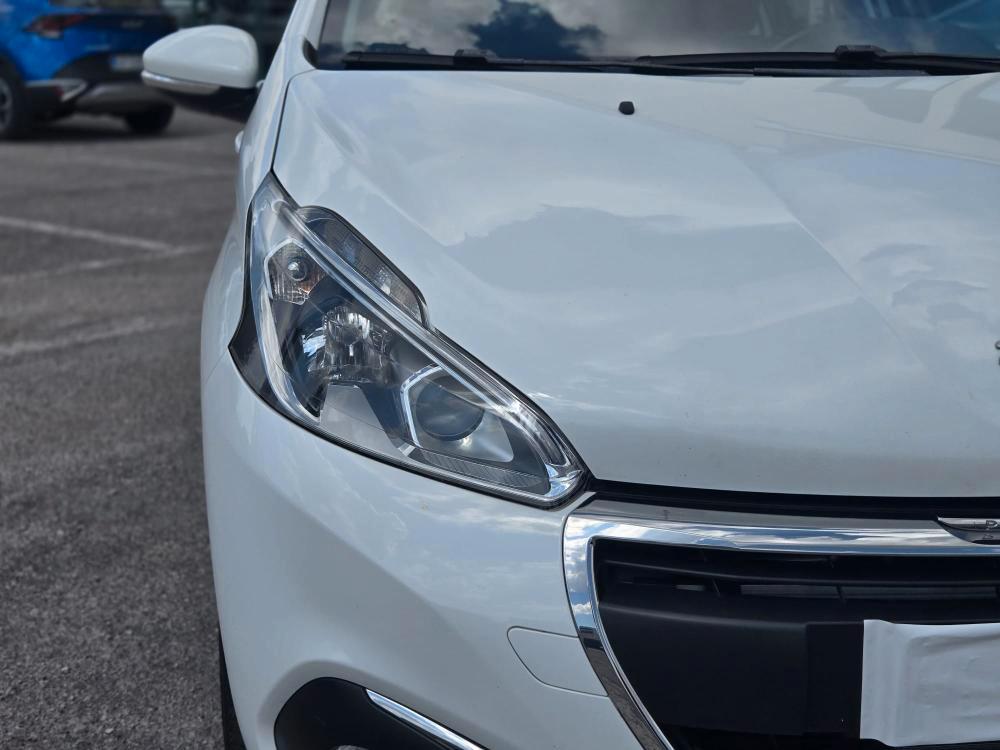 Peugeot 208 5 Porte 208 5p 1.2 puretech Active 82cv