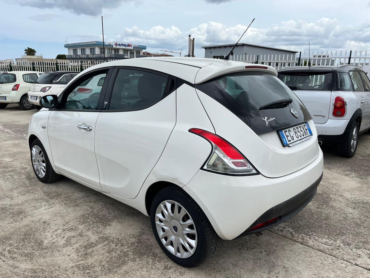 Lancia Ypsilon 1.2 69 CV Platinum