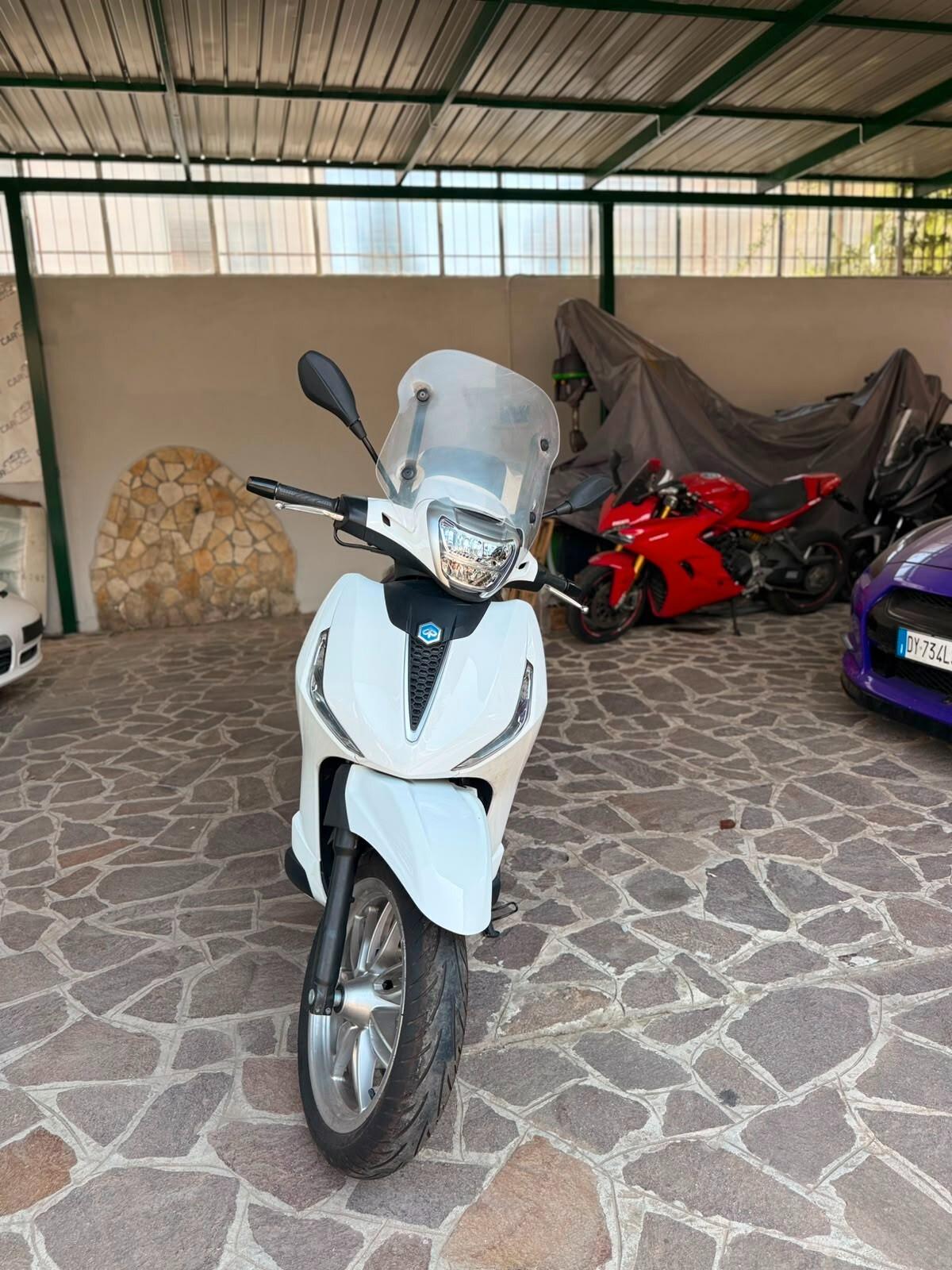 Piaggio Beverly 400 i.e. 2022 2023 iva esposta