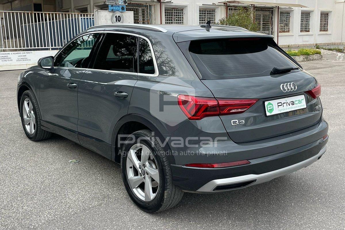 AUDI Q3 35 TDI S tronic Business Advanced
