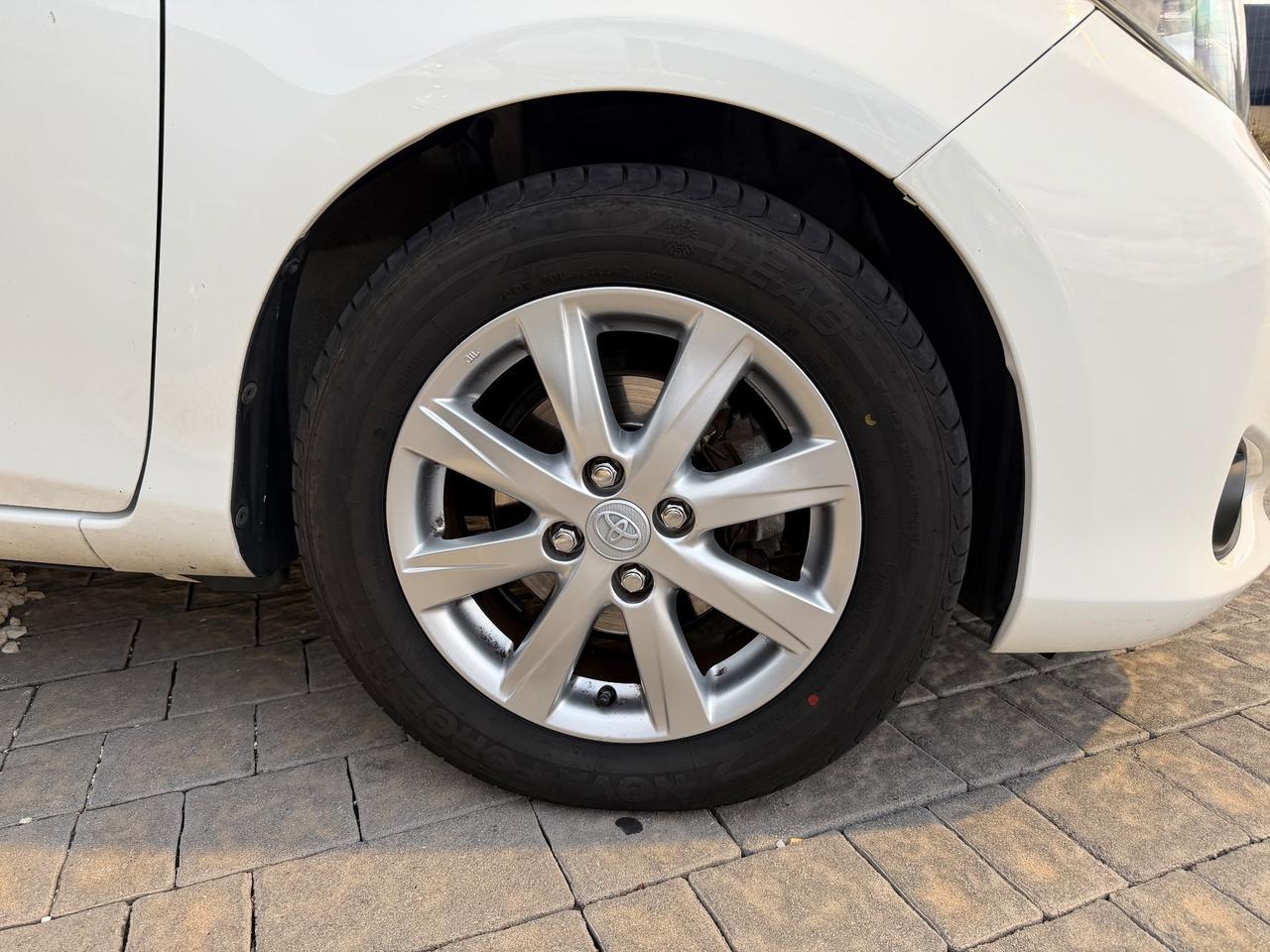 Toyota Yaris 1.4 D-4D 5 porte Lounge