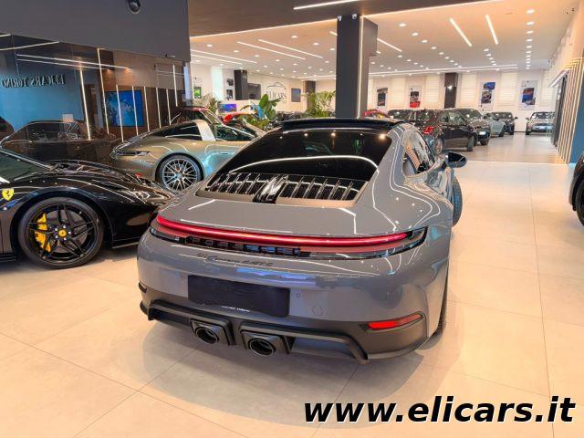 PORSCHE 992 Carrera 4 GTS