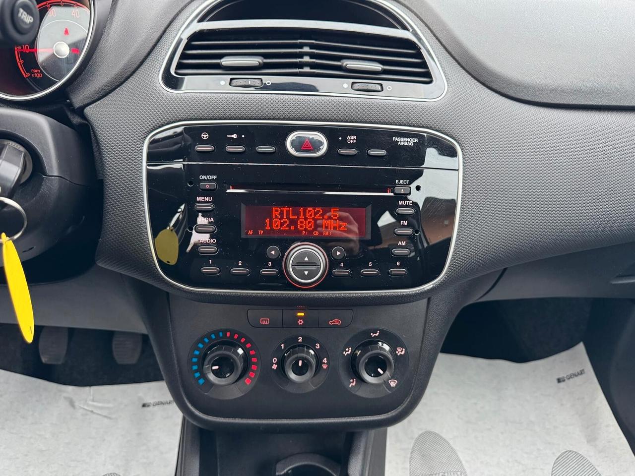 Fiat Punto 1.2 BENZ 5 PORTE KM 64000 - 2015