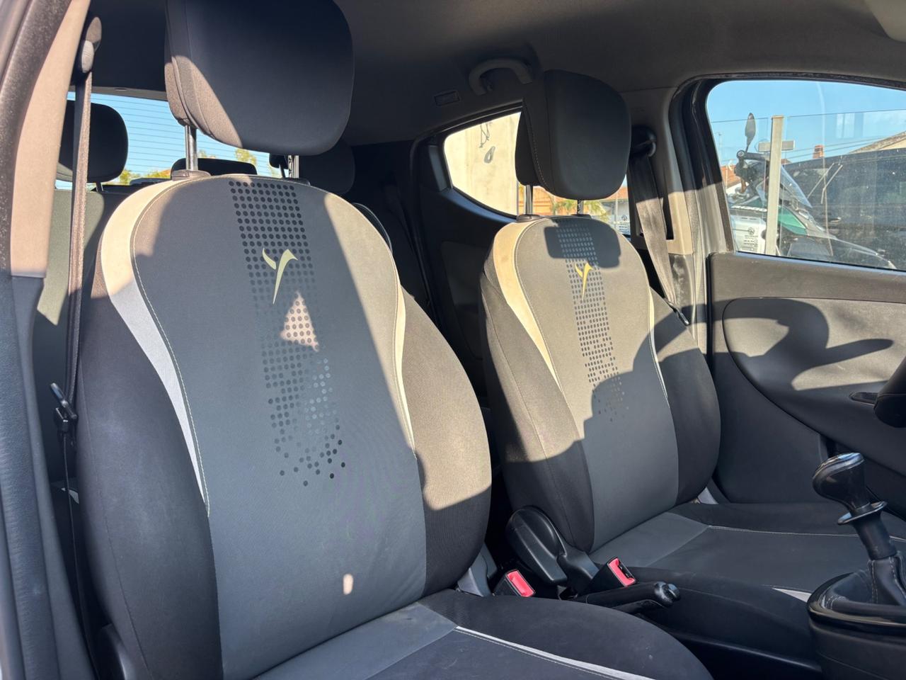 Lancia Ypsilon -2015
