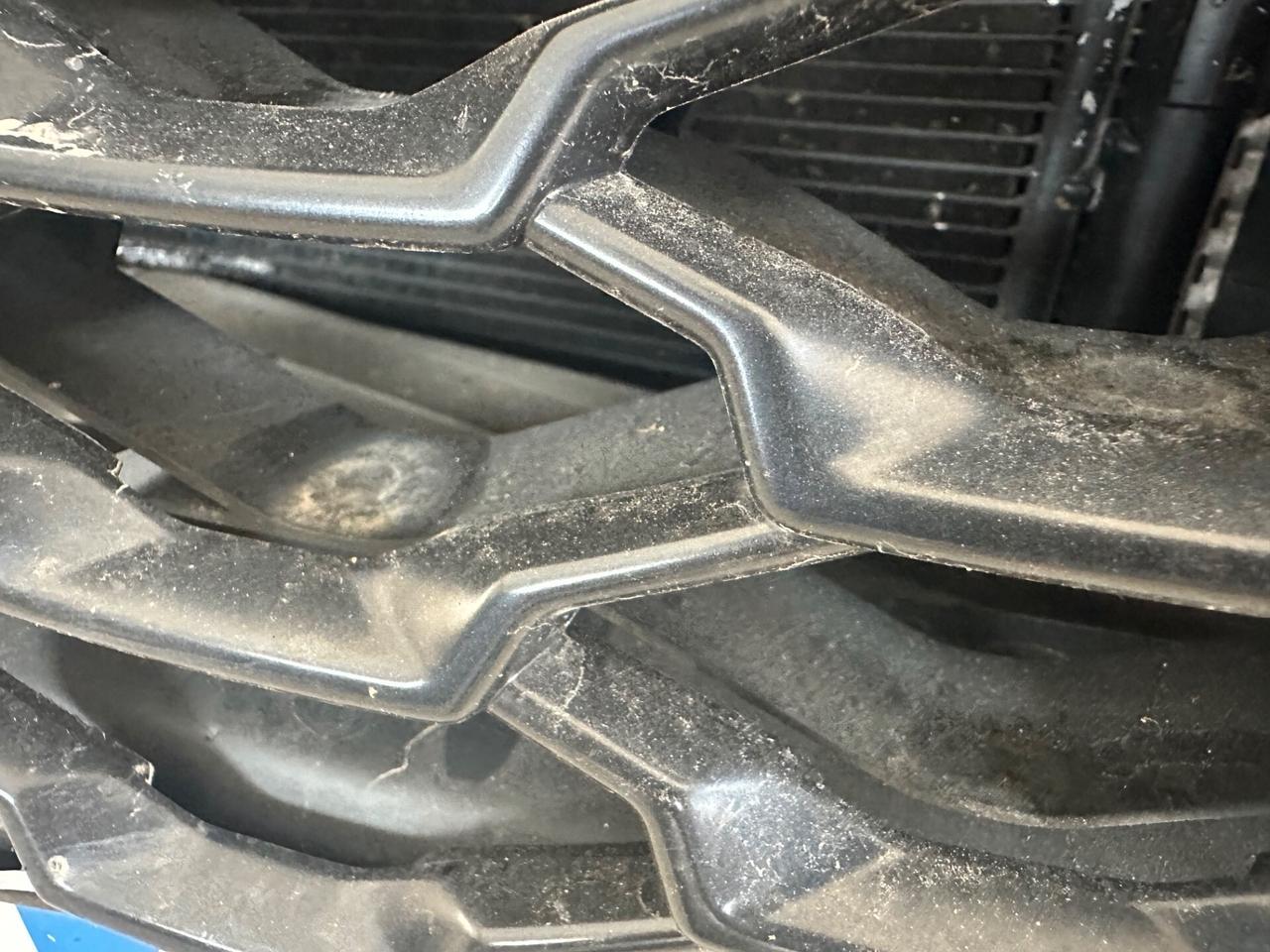 Audi Q3 spb 35 2.0 tdi danni al radiatore e alla traversa