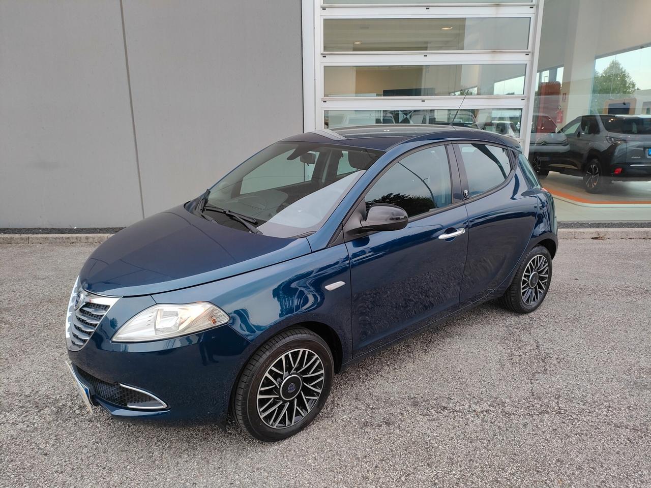 Lancia Ypsilon 1.2 69 CV 5 porte GPL Ecochic Gold OK NEOPATENTATI