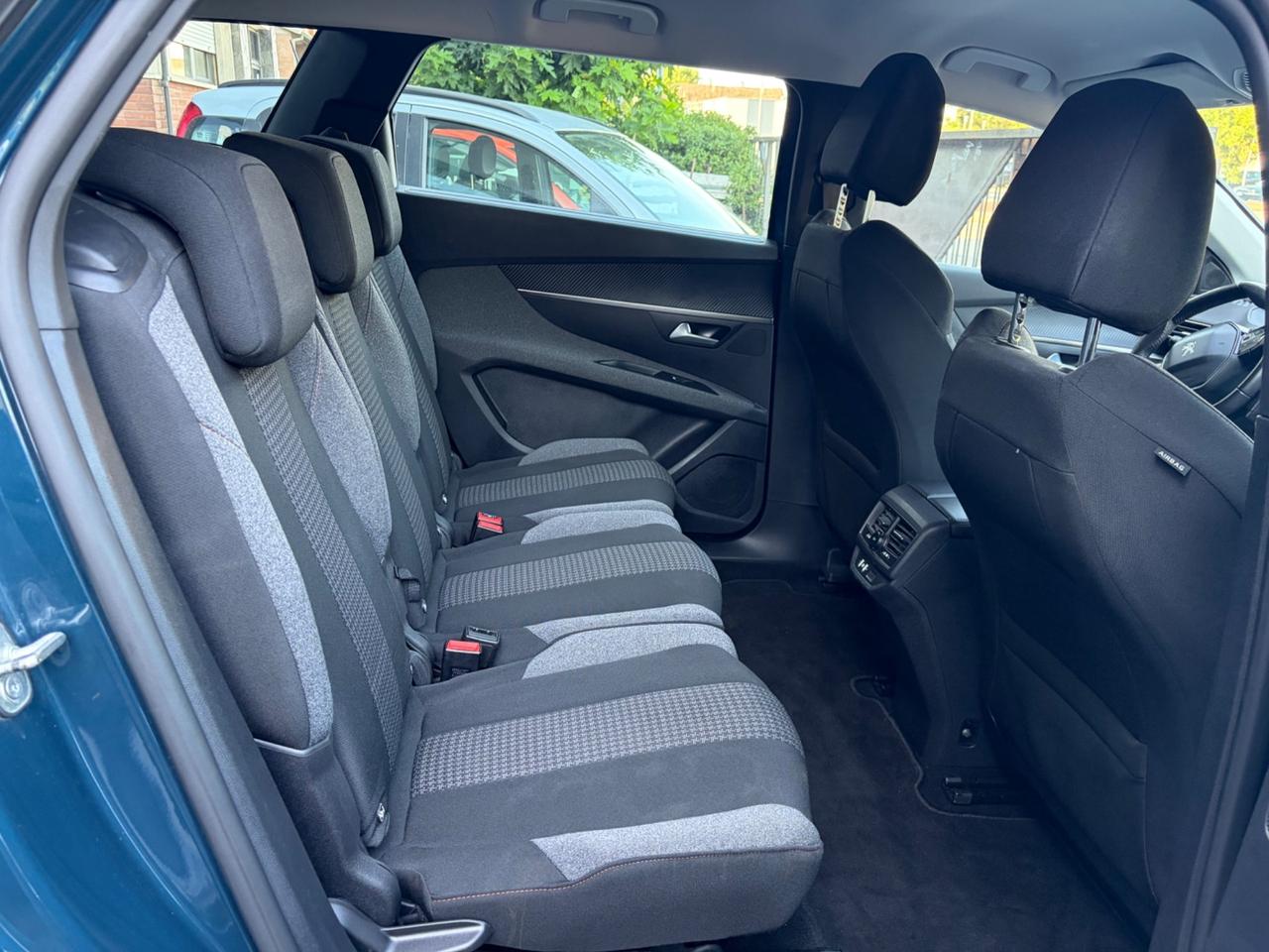 Peugeot 5008 BlueHDi 130 S&S EAT8 Active Pack