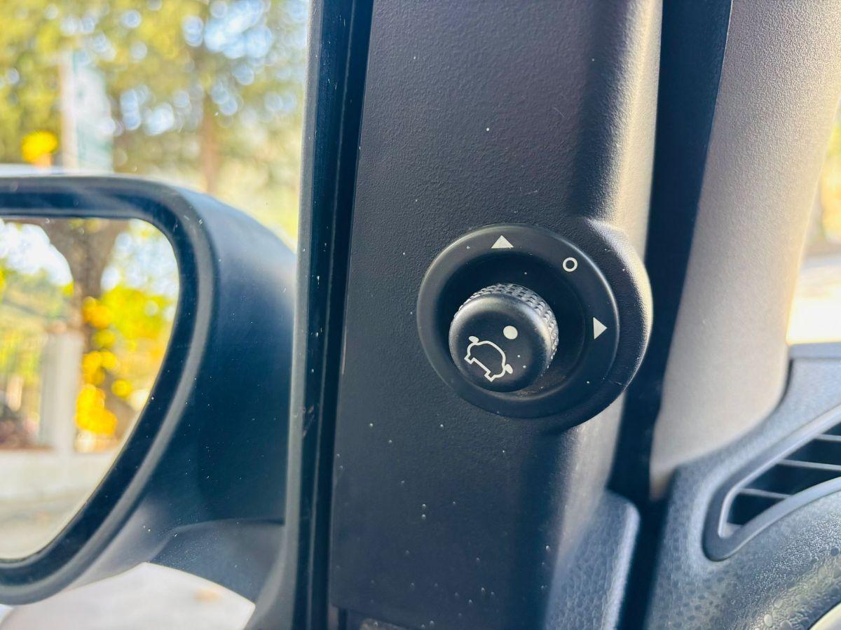 Ford Fiesta 1.4 TDCi 70cv Neop. Ok Clima Titanium