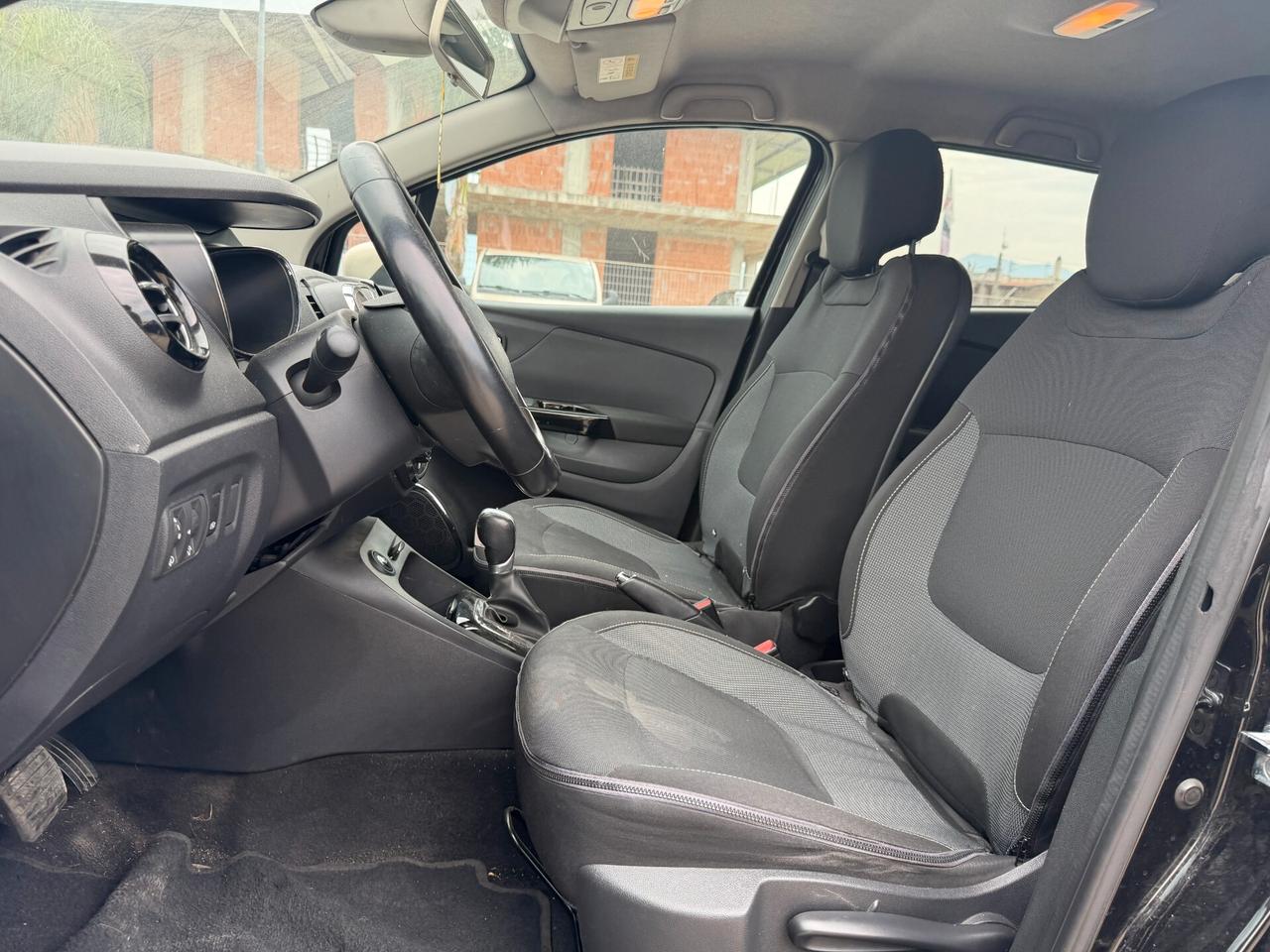 RENAULT CAPTUR 2016 1.5 DIESEL AUTOM 90 CV *MARCIANTE