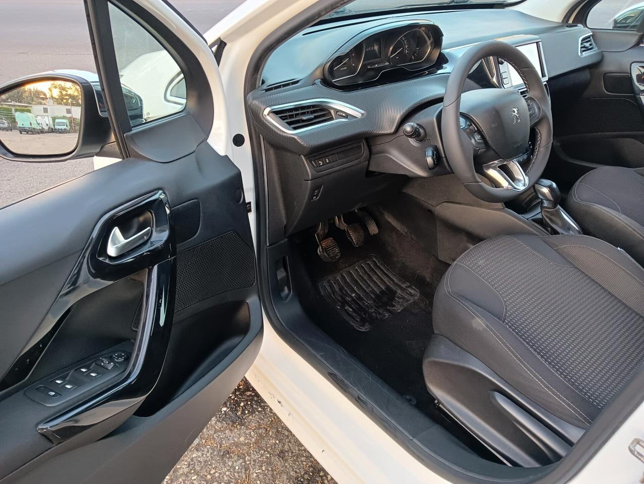 Peugeot 208 BlueHDi 100 5 porte Allure