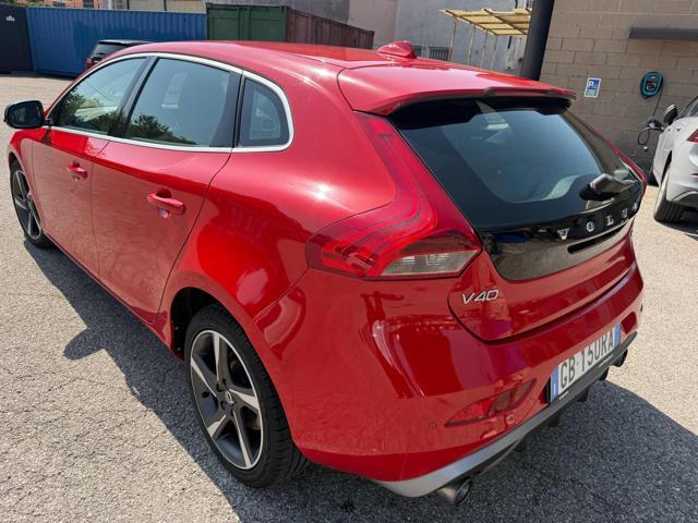 VOLVO V40 D2 R-design Momentum senza nessun lavoro da fare