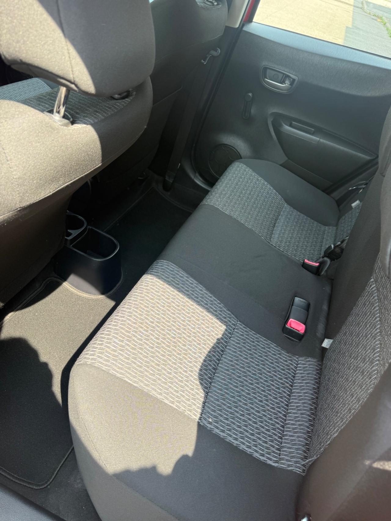 Toyota Yaris 1.0 5 porte