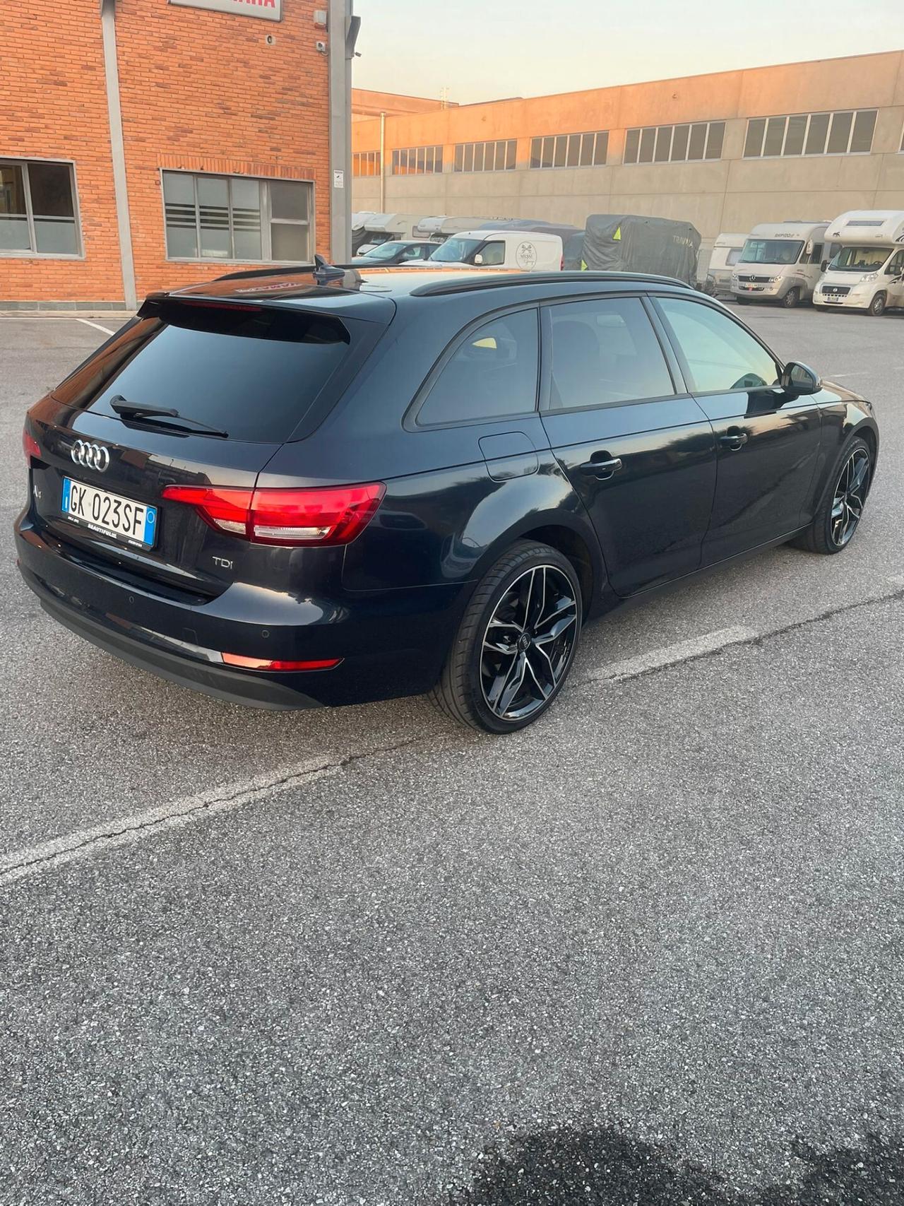 Audi A4 Avant 2.0 TDI 150 CV S tronic S line edition
