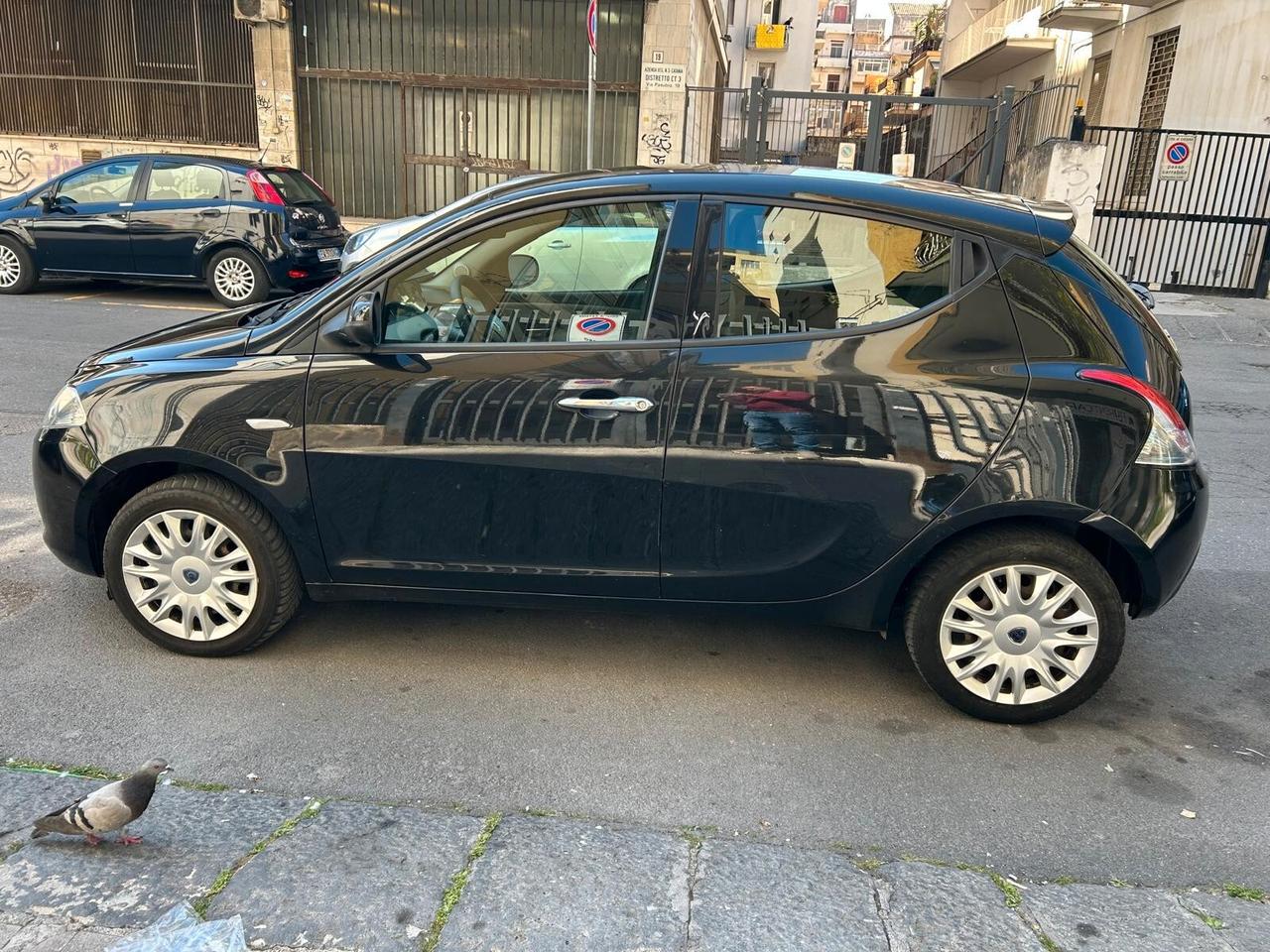 LANCIA YPSILON 1.3 MJT 95CV – 2012 – UNIPROPRIETARIO – GARANZIA 12 MESI – PARI AL NUOVO