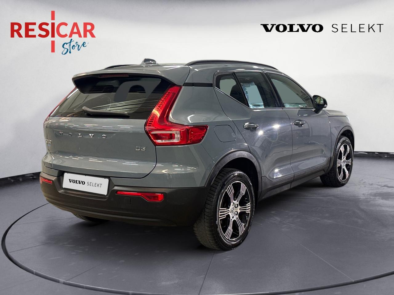 VOLVO XC40 2.0 d3 Momentum Core auto