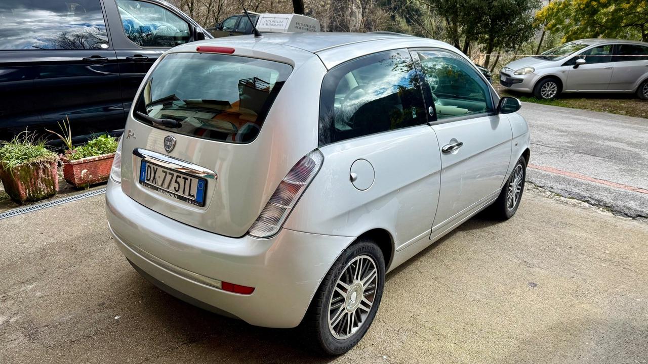 Lancia Ypsilon 1.4 Platino Ecochic GPL