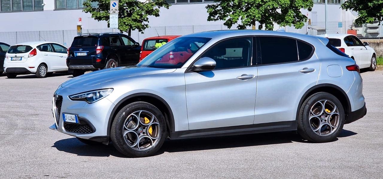 Alfa Romeo Stelvio 2.2 Turbodiesel 190 CV AT8 Q4 Executive