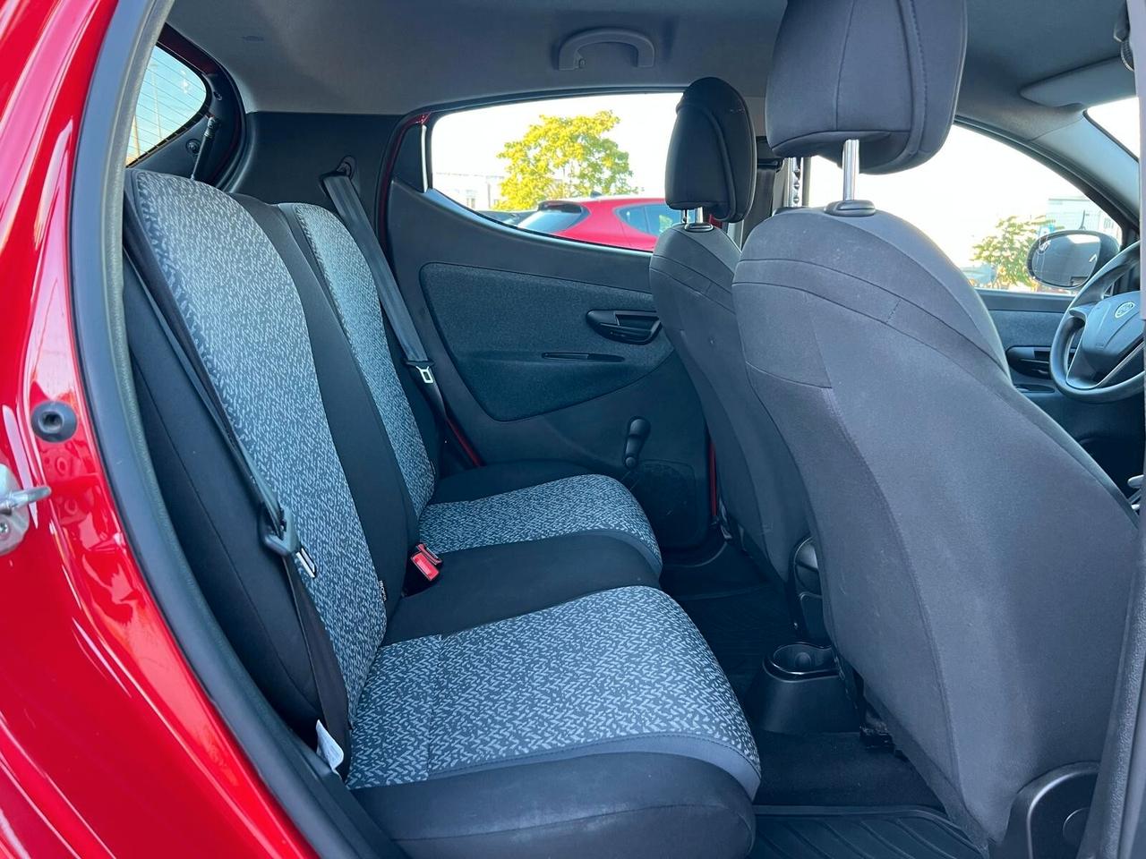 Lancia Ypsilon 1.0 FireFly 5 porte S&S Hybrid Silver Plus
