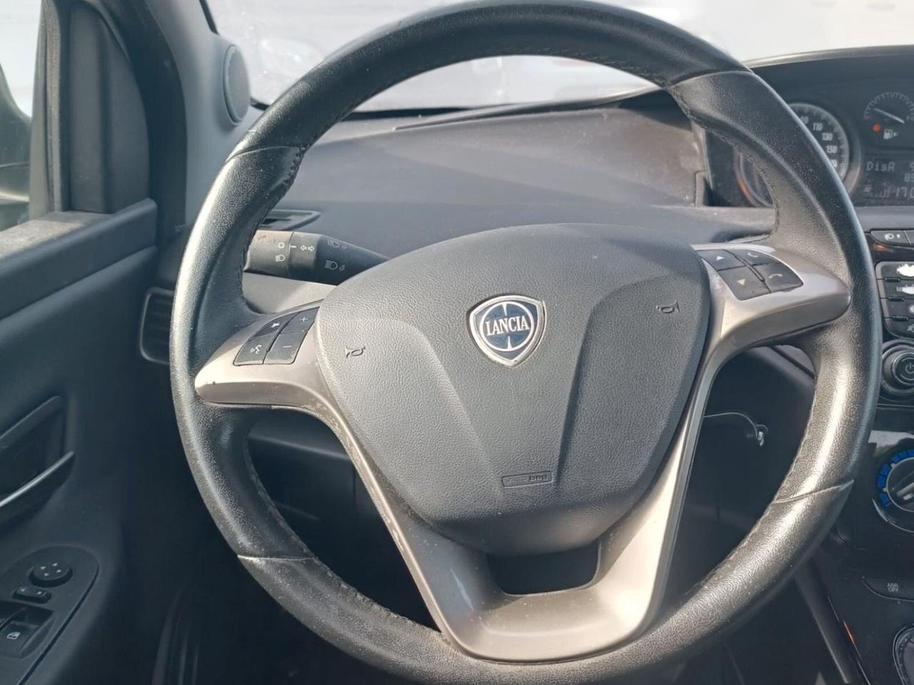 Lancia Ypsilon 1.2 69 CV 5 porte GPL Ecochic Elefantino Blu
